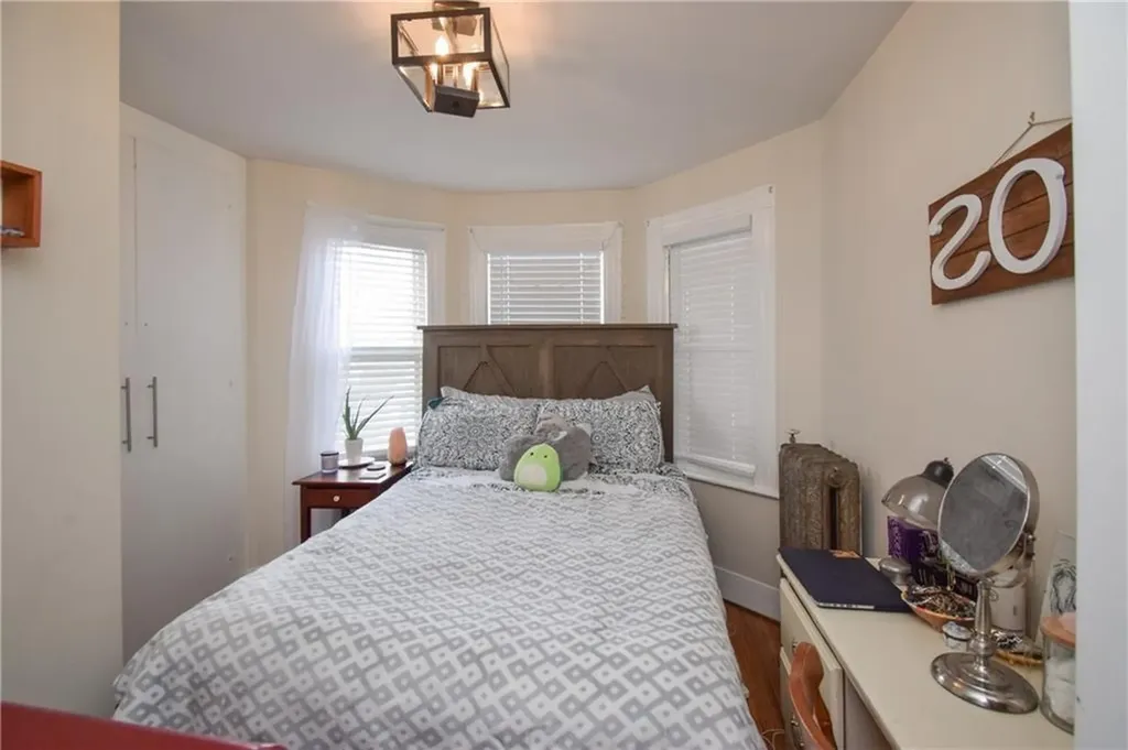 16 Vaughan Avenue Newport RI 02840
