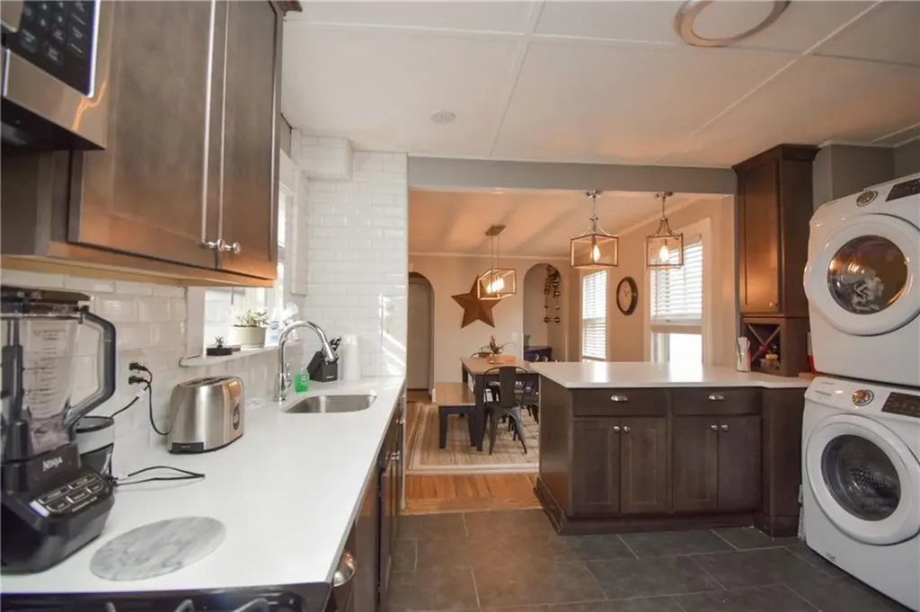 16 Vaughan Avenue Newport RI 02840