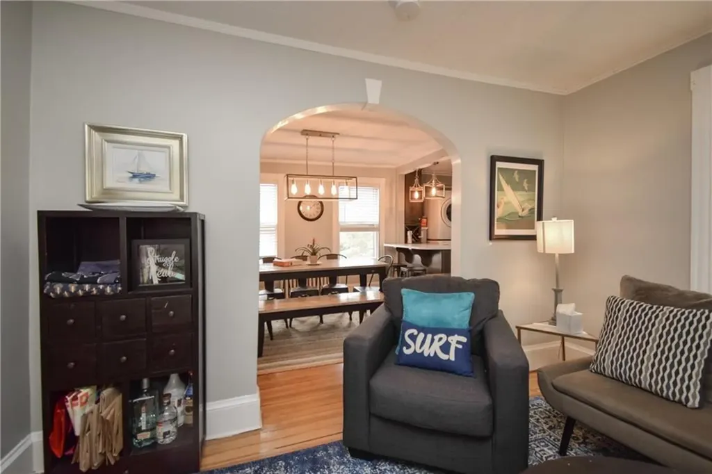 16 Vaughan Avenue Newport RI 02840