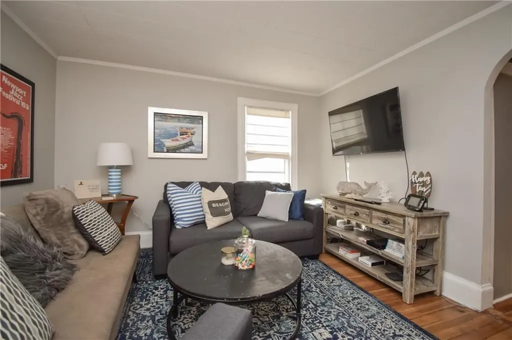 16 Vaughan Avenue Newport RI 02840