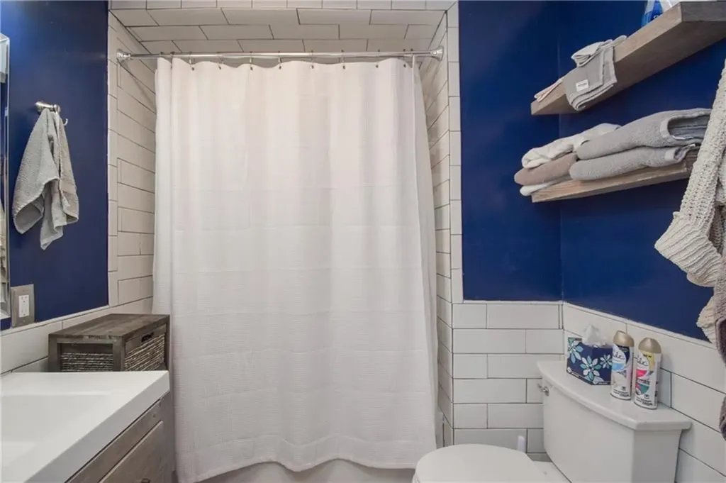 16 Vaughan Avenue Newport RI 02840