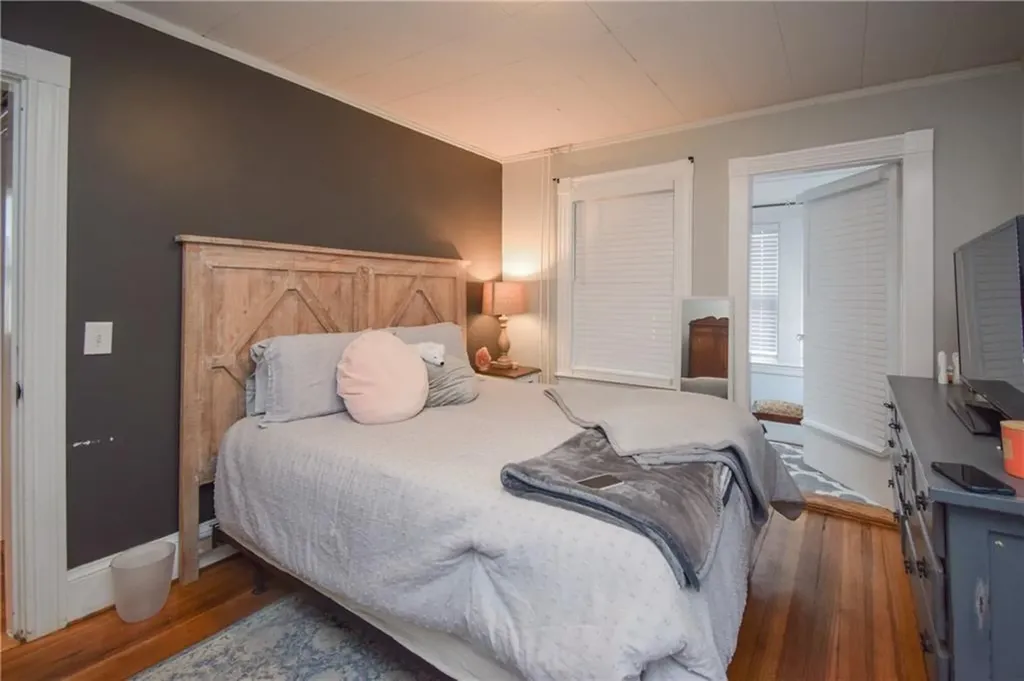 16 Vaughan Avenue Newport RI 02840