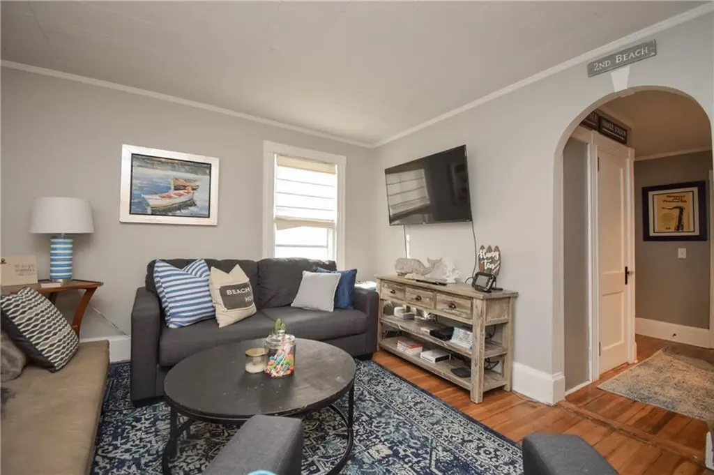 16 Vaughan Avenue Newport RI 02840