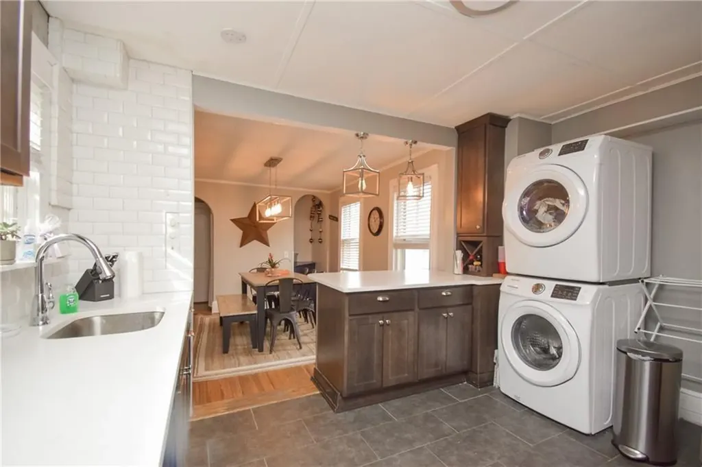 16 Vaughan Avenue Newport RI 02840