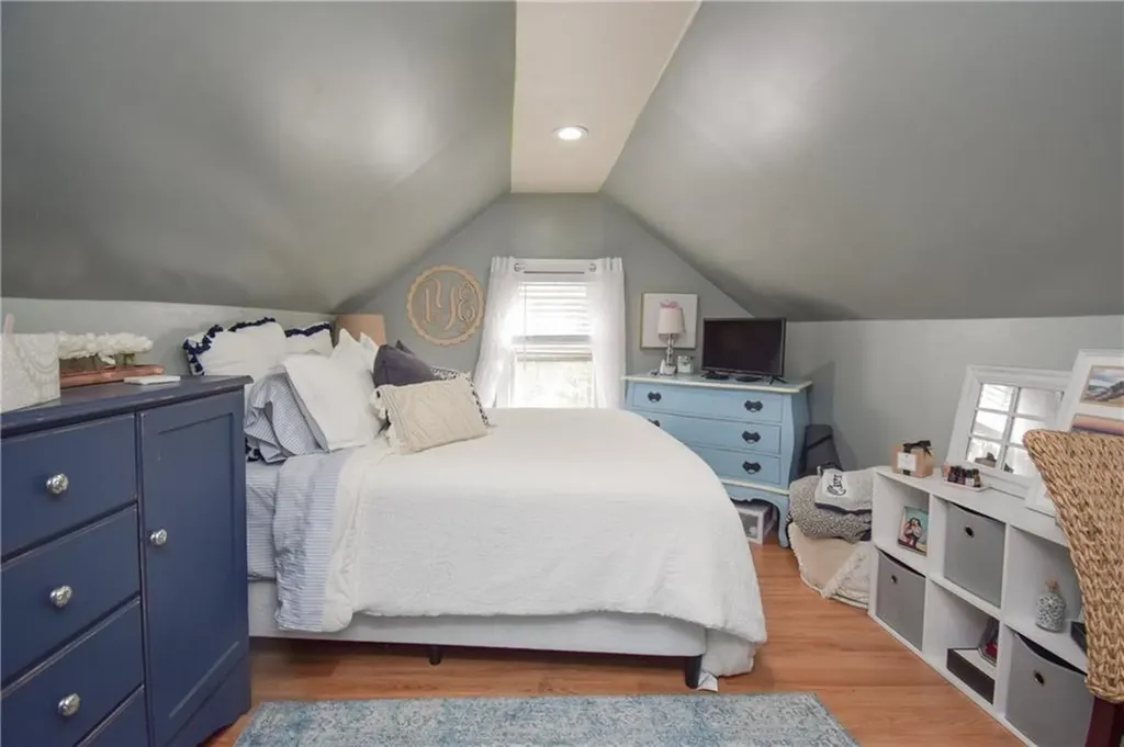 16 Vaughan Avenue Newport RI 02840