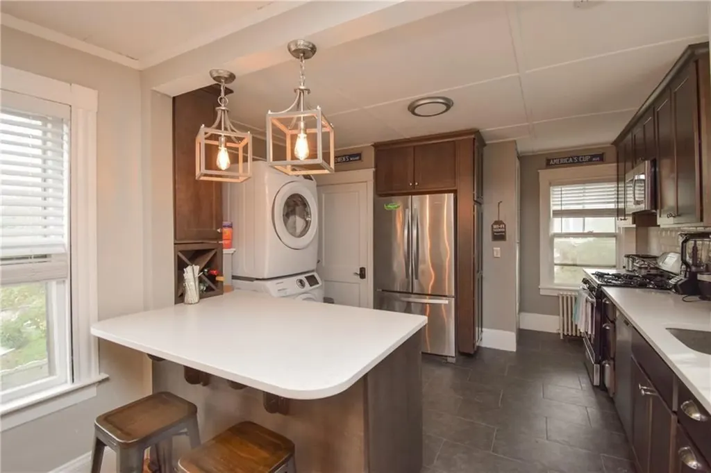 16 Vaughan Avenue Newport RI 02840