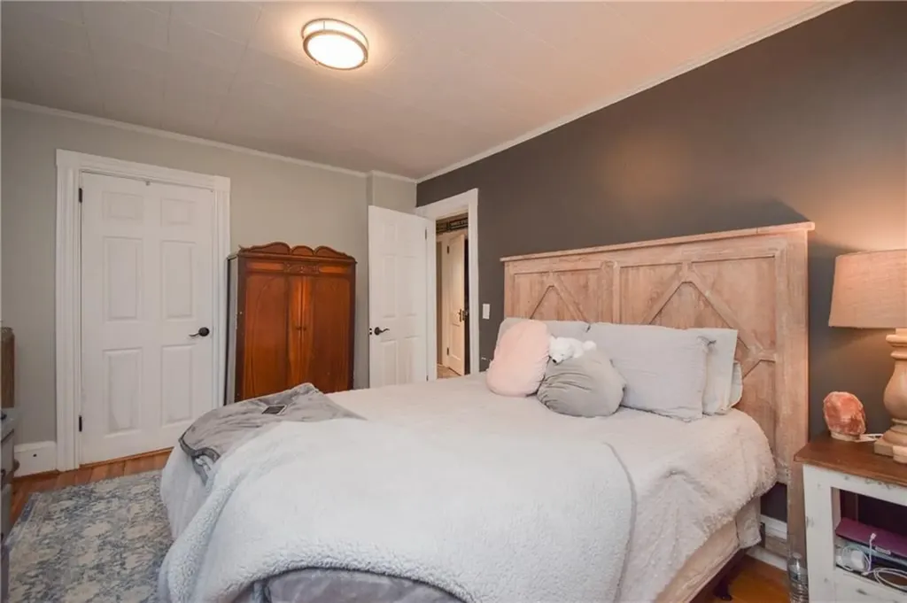 16 Vaughan Avenue Newport RI 02840