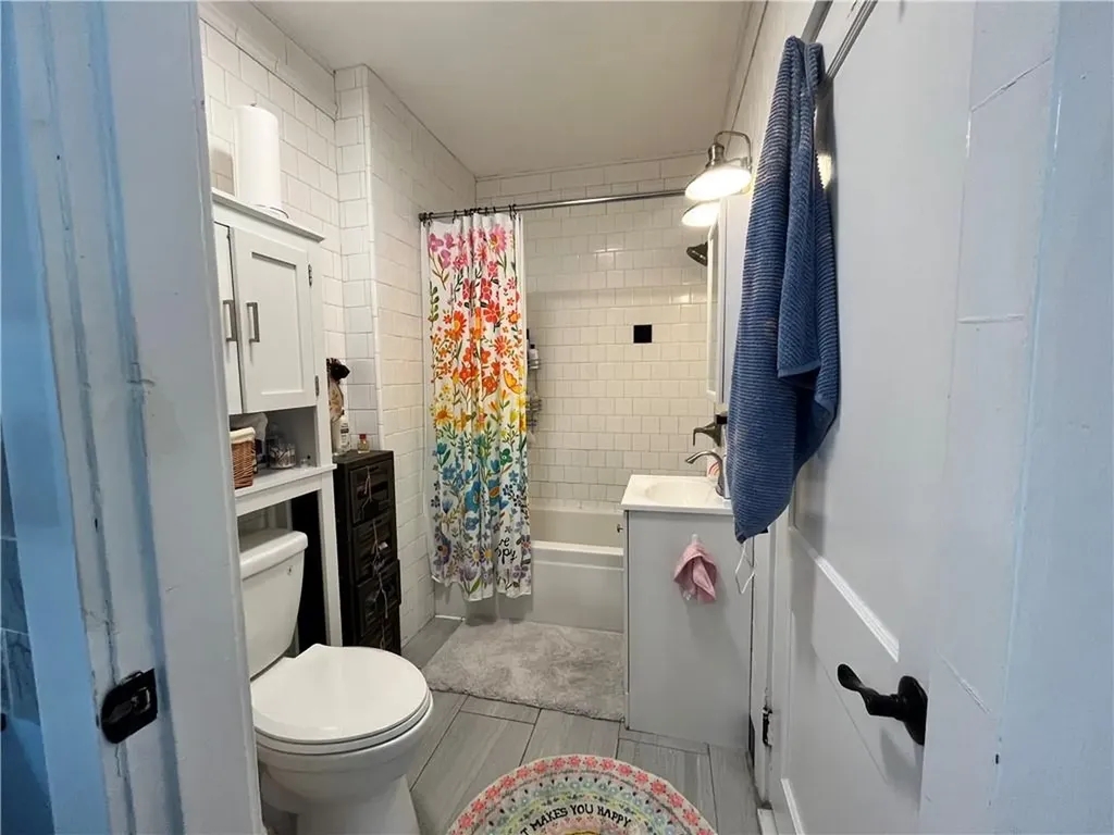 16 Vaughan Avenue Newport RI 02840