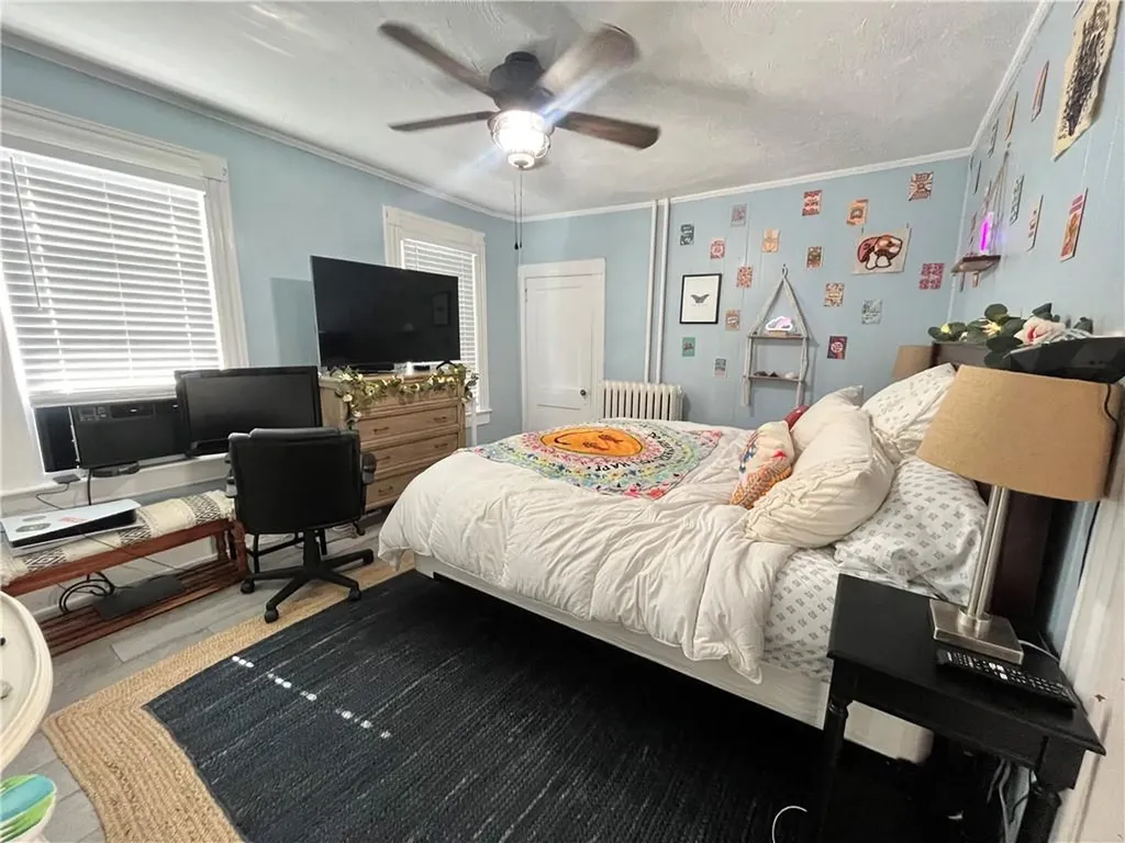 16 Vaughan Avenue Newport RI 02840