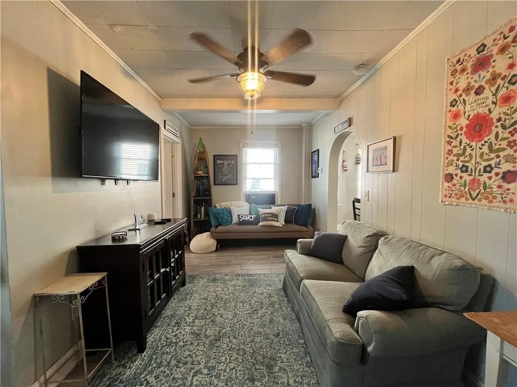 16 Vaughan Avenue Newport RI 02840
