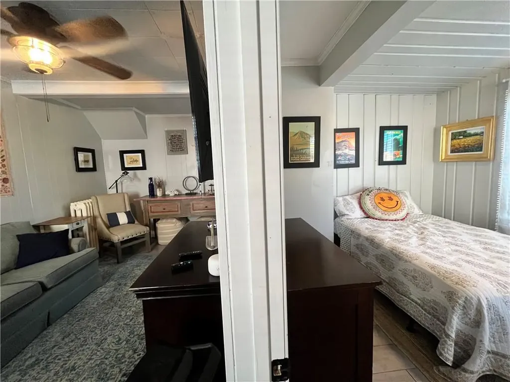 16 Vaughan Avenue Newport RI 02840