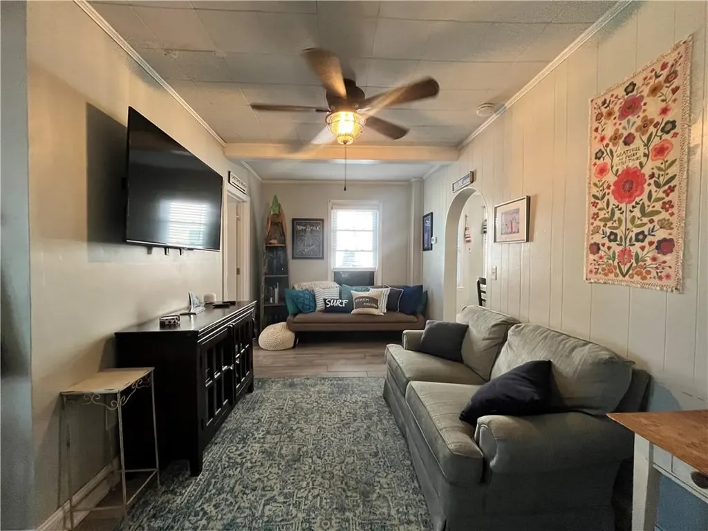 16 Vaughan Avenue Newport RI 02840