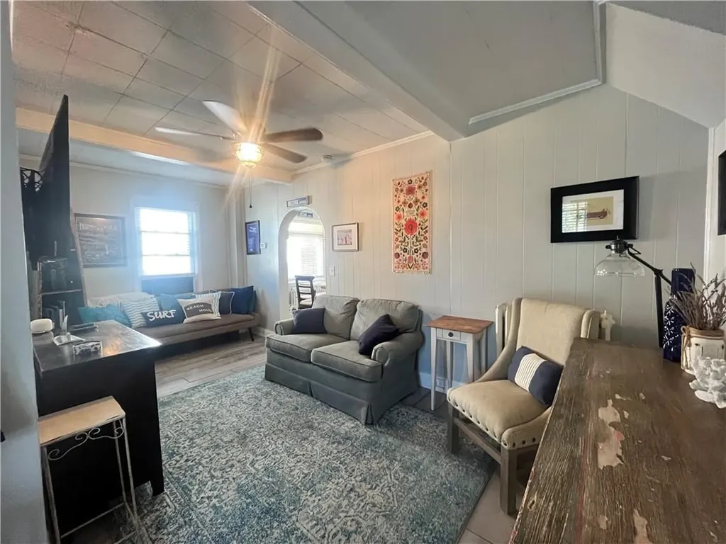 16 Vaughan Avenue Newport RI 02840
