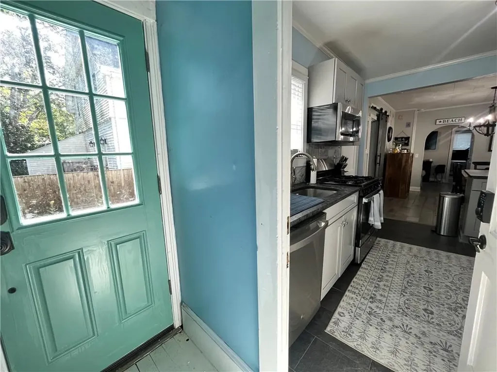 16 Vaughan Avenue Newport RI 02840