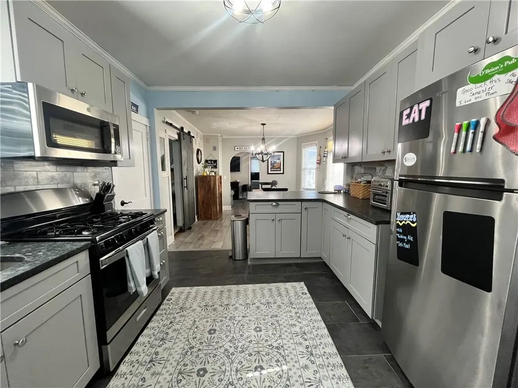 16 Vaughan Avenue Newport RI 02840