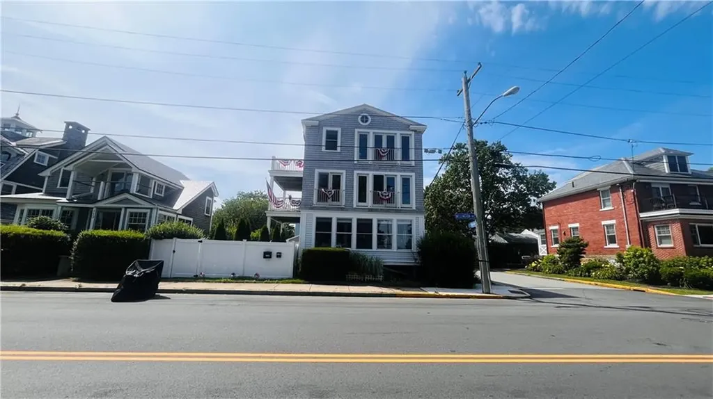 115 Wellington Avenue Newport RI 02840