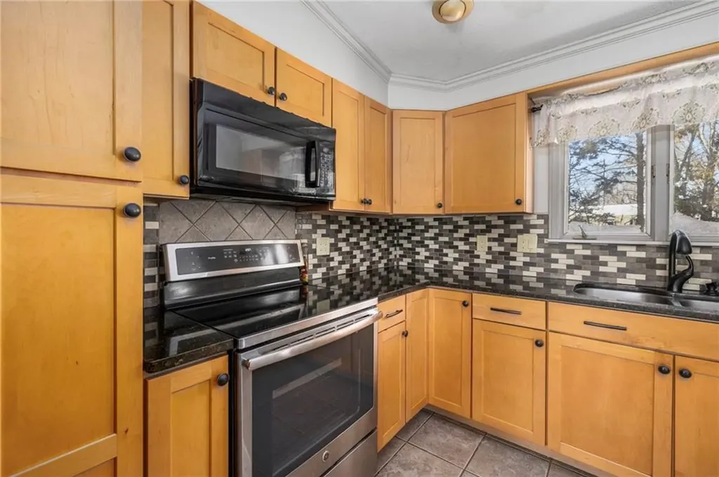 18 Orchard Avenue Smithfield RI 02828