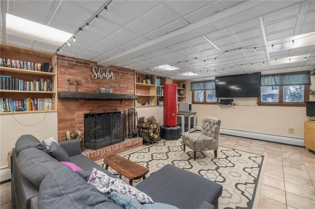 18 Orchard Avenue Smithfield RI 02828