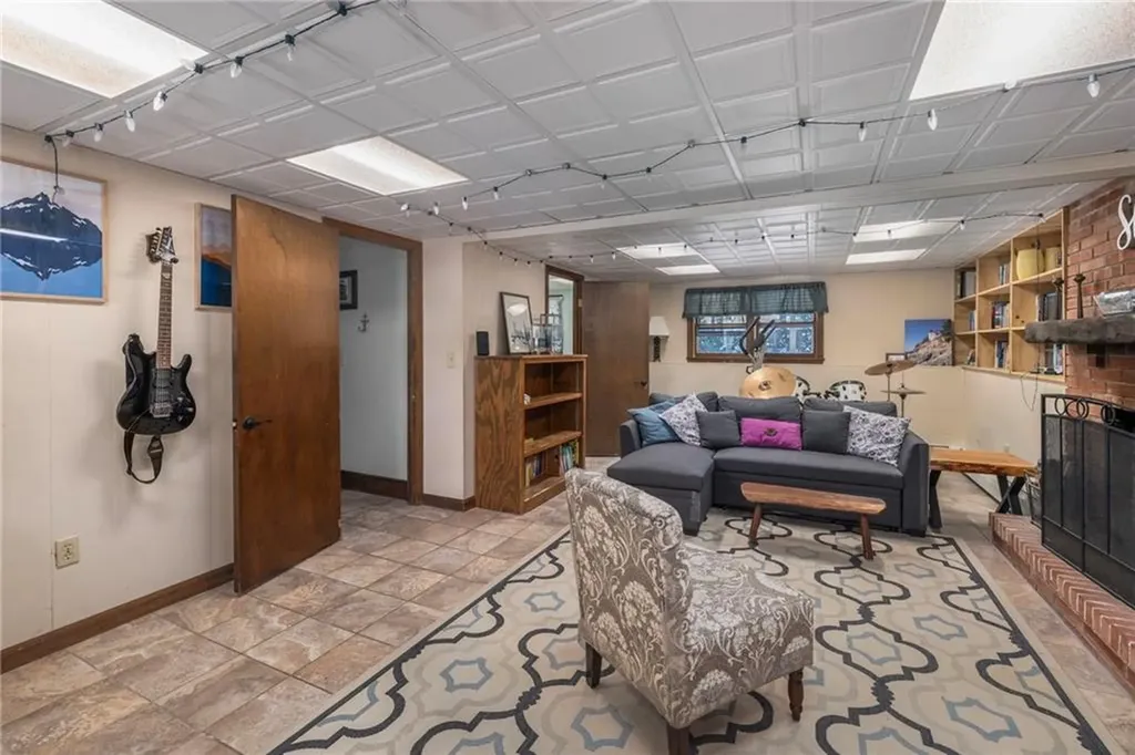 18 Orchard Avenue Smithfield RI 02828