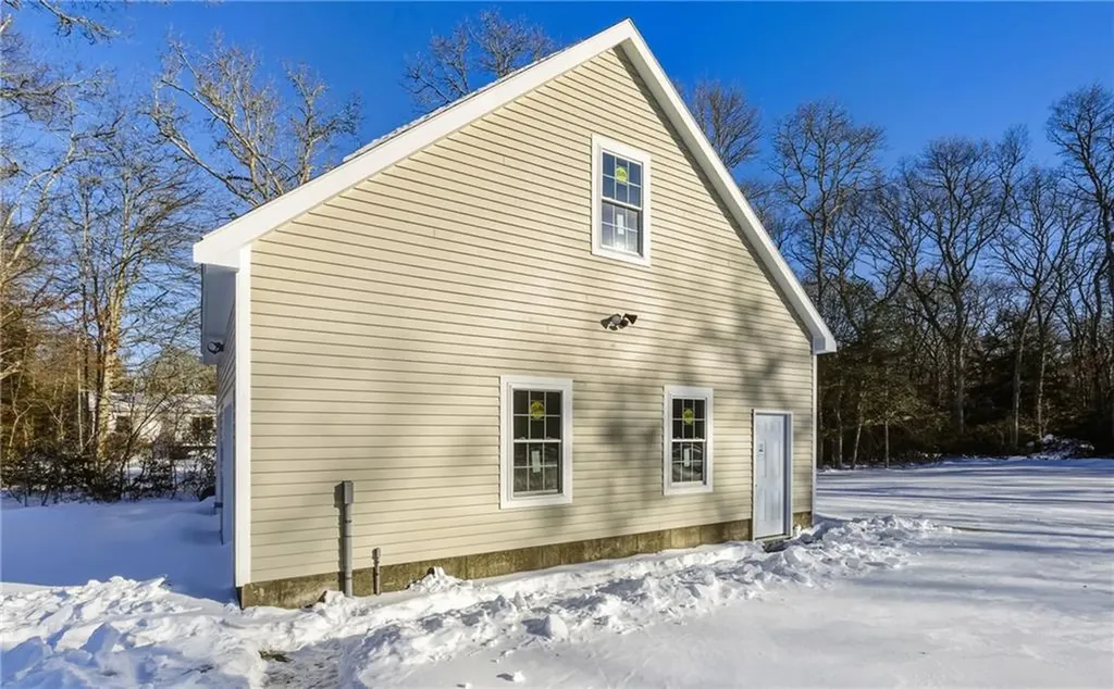 140 Long Highway Little Compton RI 02837