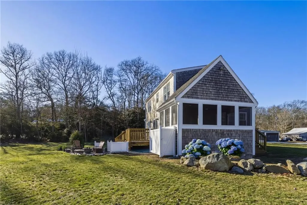 140 Long Highway Little Compton RI 02837