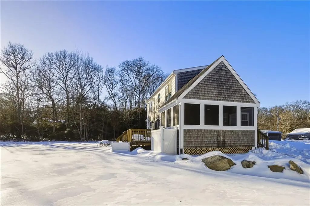 140 Long Highway Little Compton RI 02837