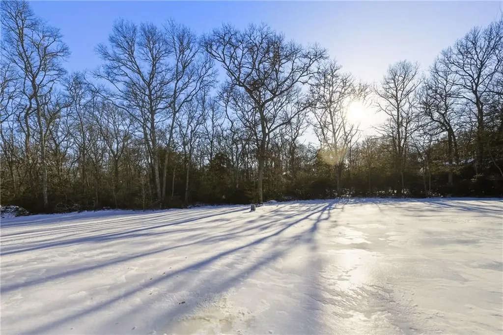 140 Long Highway Little Compton RI 02837