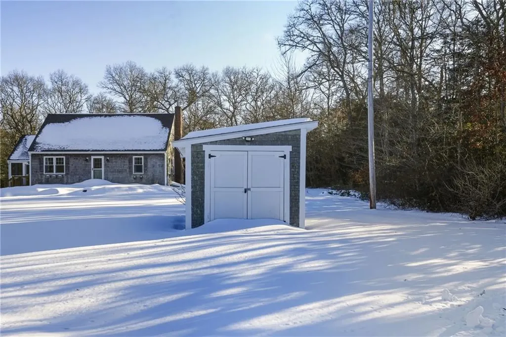 140 Long Highway Little Compton RI 02837