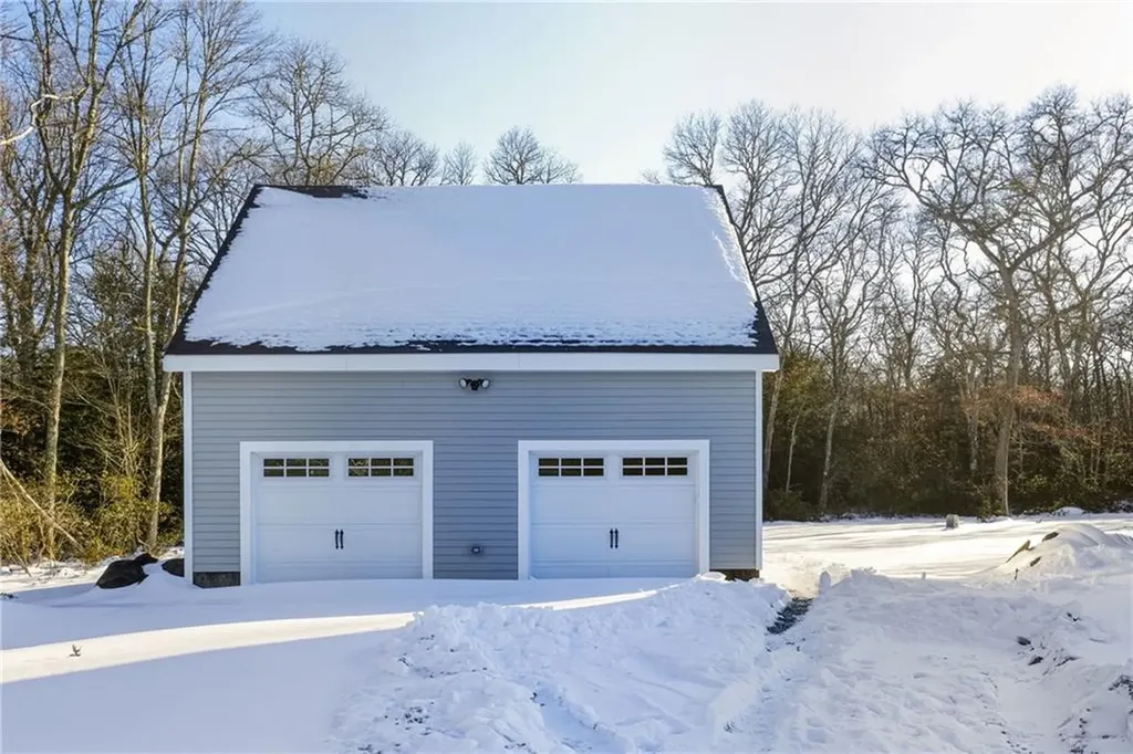 140 Long Highway Little Compton RI 02837