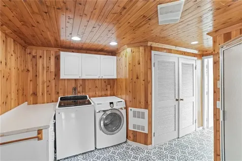 2 Oak Grove Boulevard North Providence RI 02911