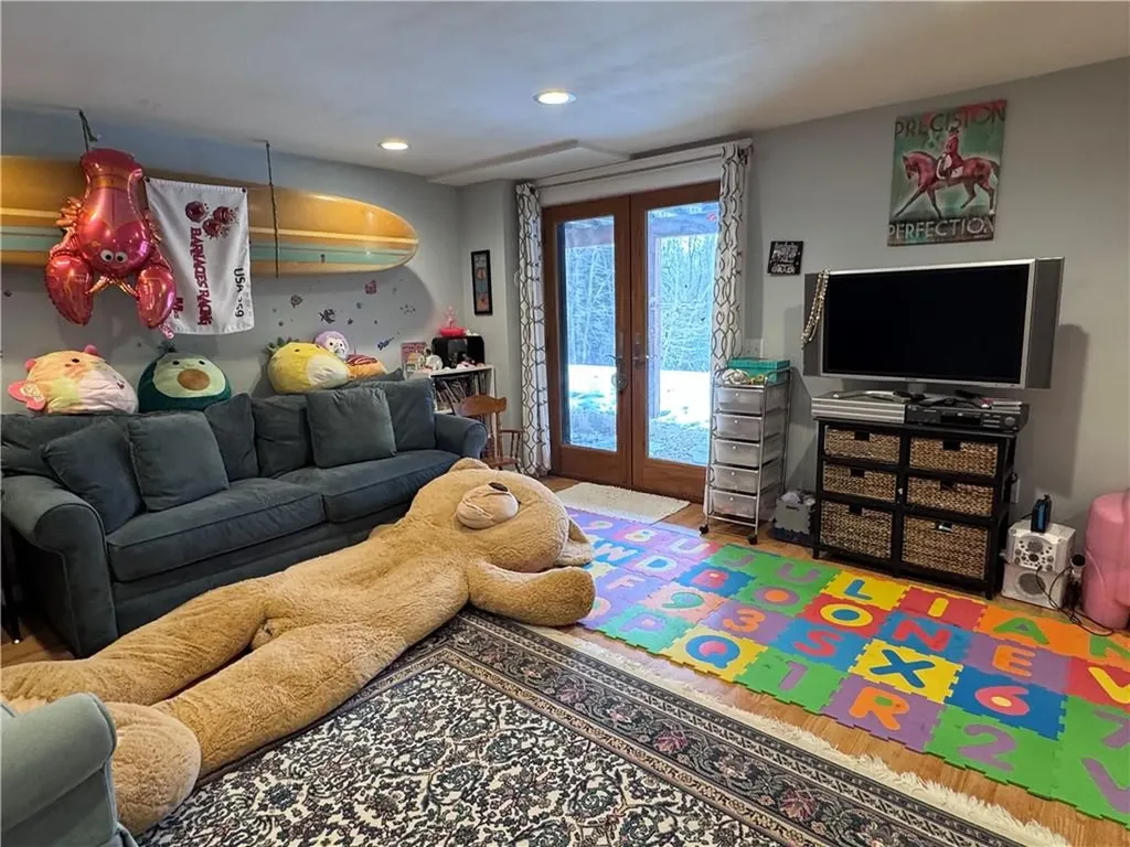 127 Preservation Way Tiverton RI 02878