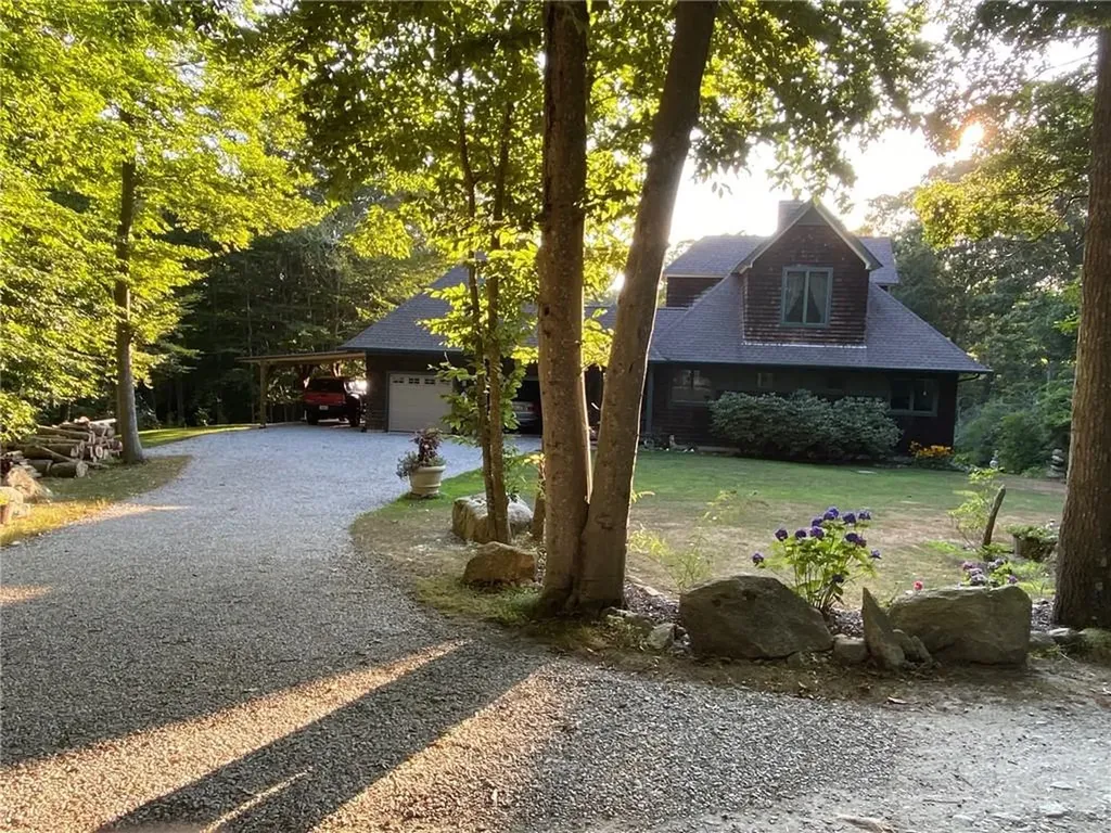 127 Preservation Way Tiverton RI 02878