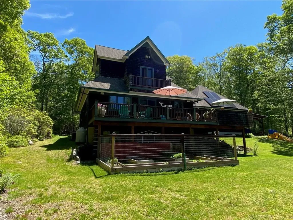 127 Preservation Way Tiverton RI 02878