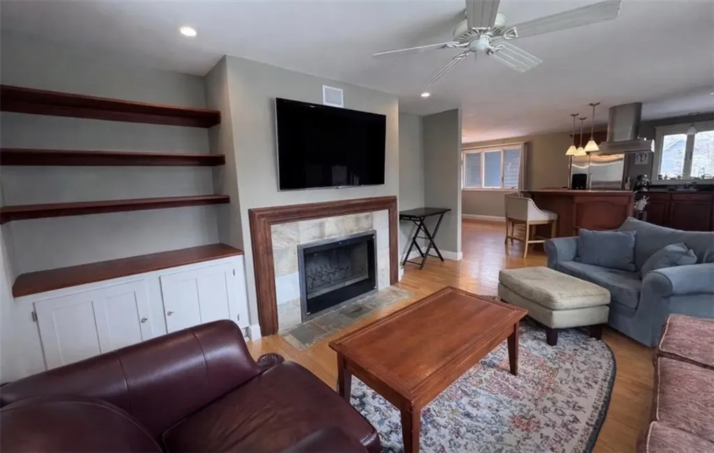 127 Preservation Way Tiverton RI 02878