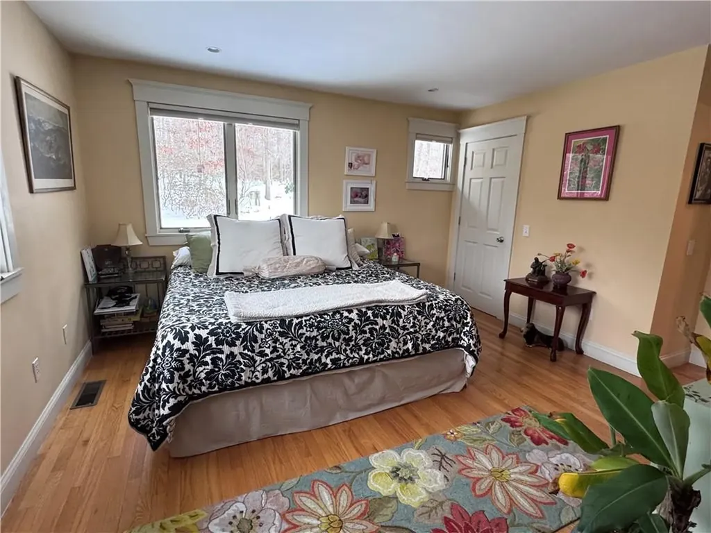 127 Preservation Way Tiverton RI 02878