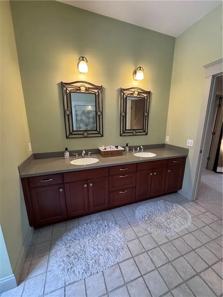 127 Preservation Way Tiverton RI 02878