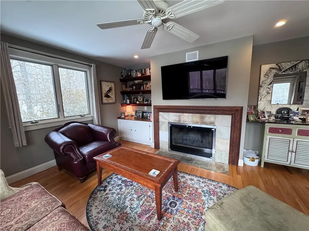 127 Preservation Way Tiverton RI 02878