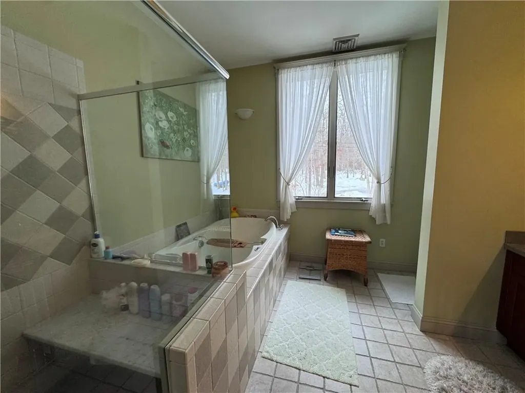 127 Preservation Way Tiverton RI 02878