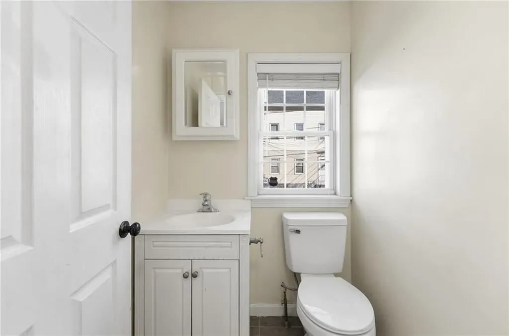 17 Grotto Avenue Pawtucket RI 02860