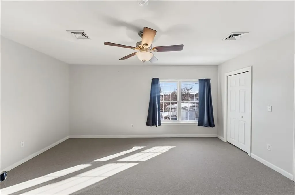 17 Grotto Avenue Pawtucket RI 02860