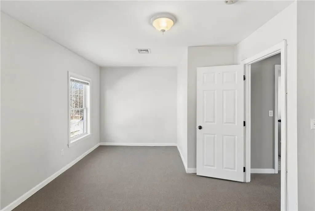 17 Grotto Avenue Pawtucket RI 02860