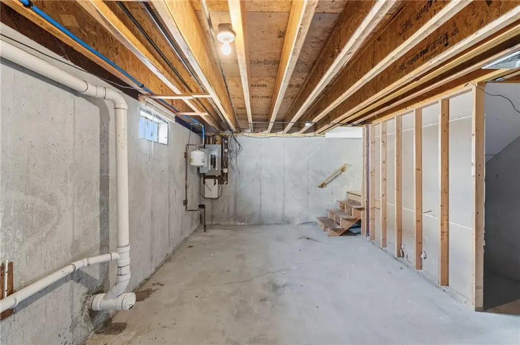 17 Grotto Avenue Pawtucket RI 02860