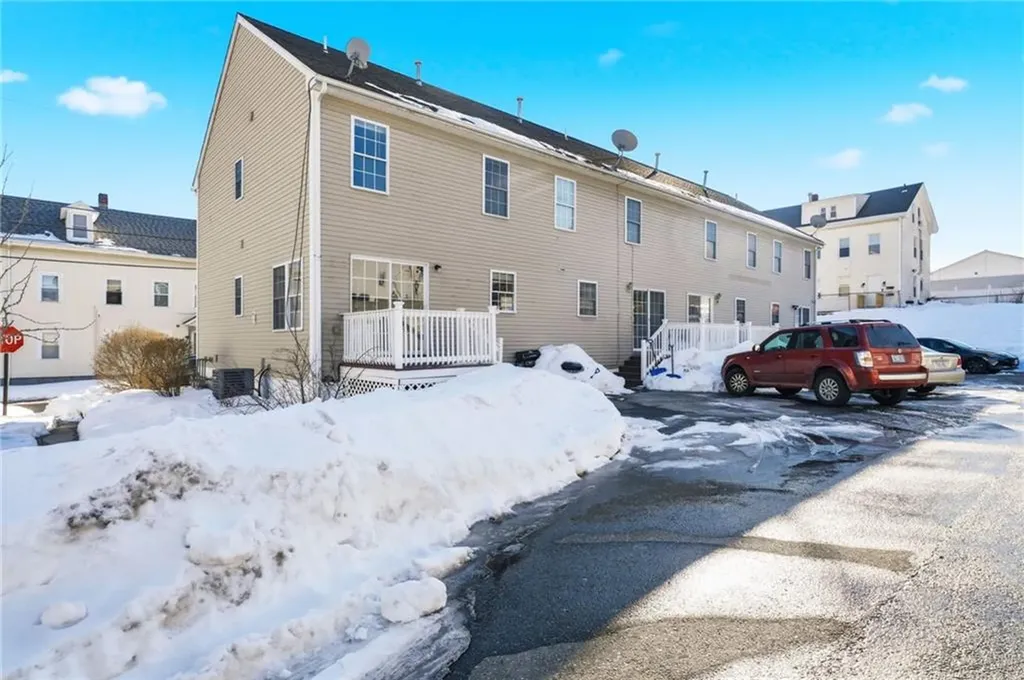 17 Grotto Avenue Pawtucket RI 02860