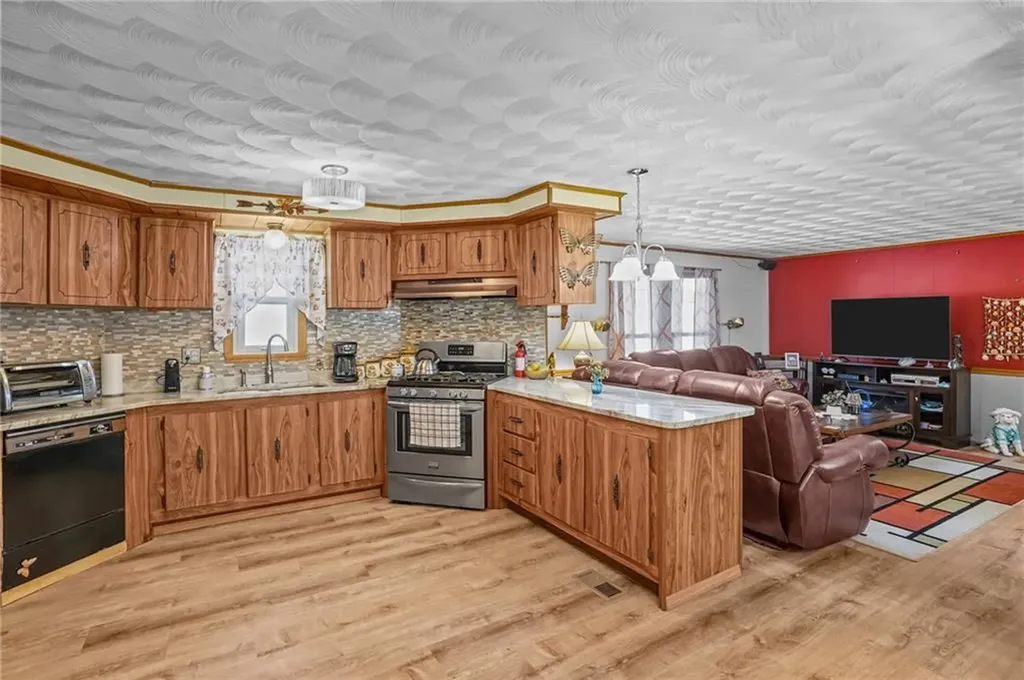 4 Leisure Way Coventry RI 02816