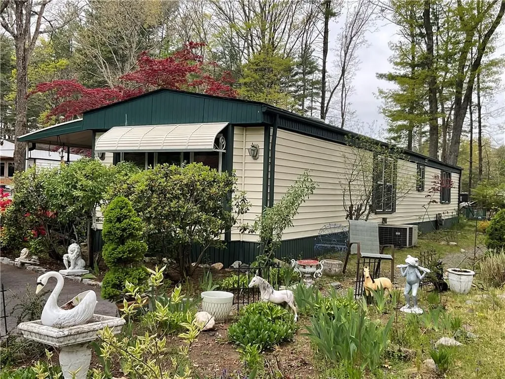 4 Leisure Way Coventry RI 02816