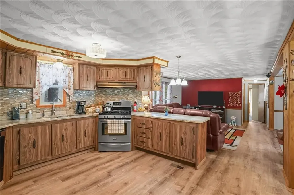 4 Leisure Way Coventry RI 02816