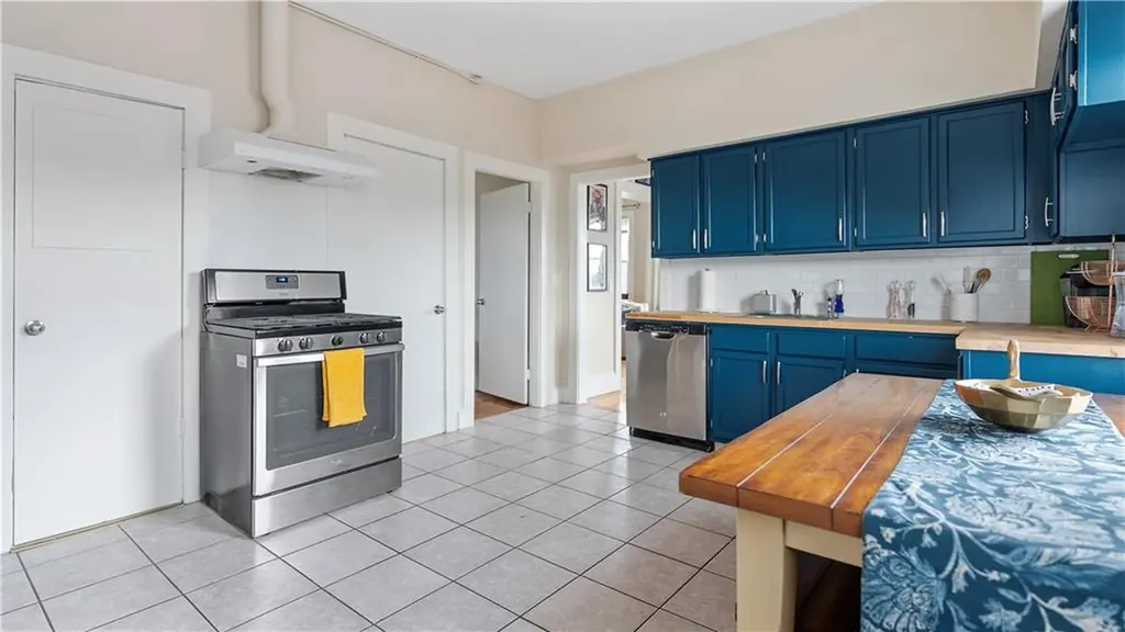 260 Atwells Avenue Providence RI 02903