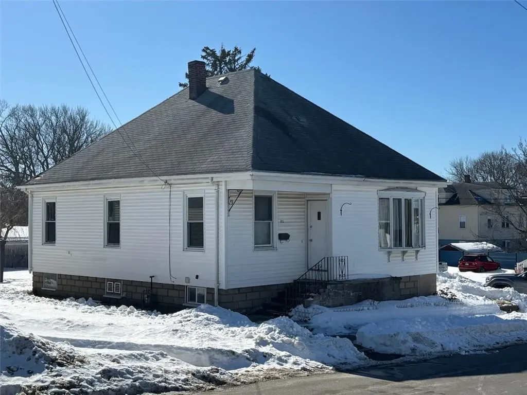 92 Old Oak Avenue Cranston RI 02920