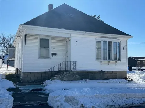 92 Old Oak Avenue Cranston RI 02920