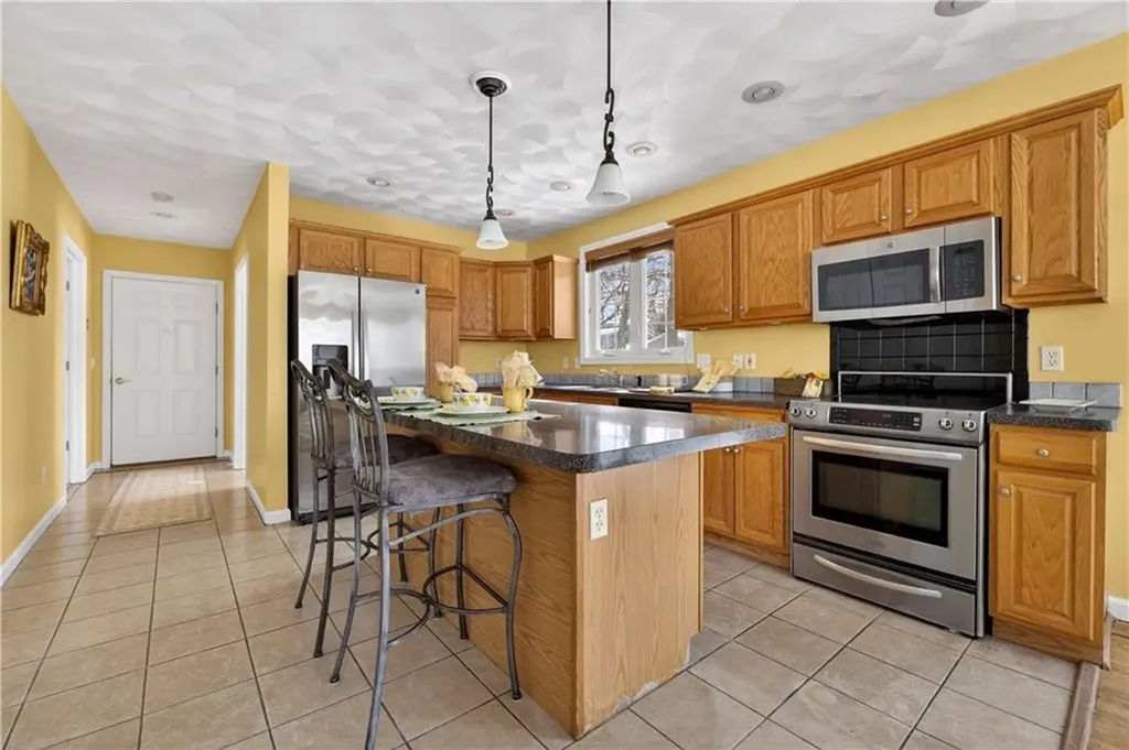 36 Sachem Road Narragansett RI 02882